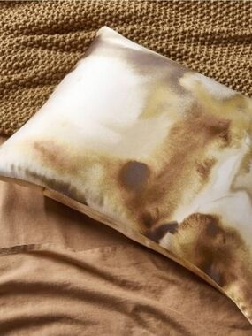 Standard Silk Pillowcase Watercolor Pattern Design - Casaluna NWT Never Opened
